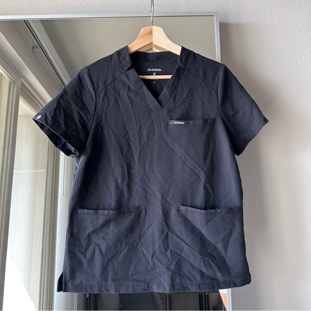 Jaanuu Women's Black V-Neck Shirt